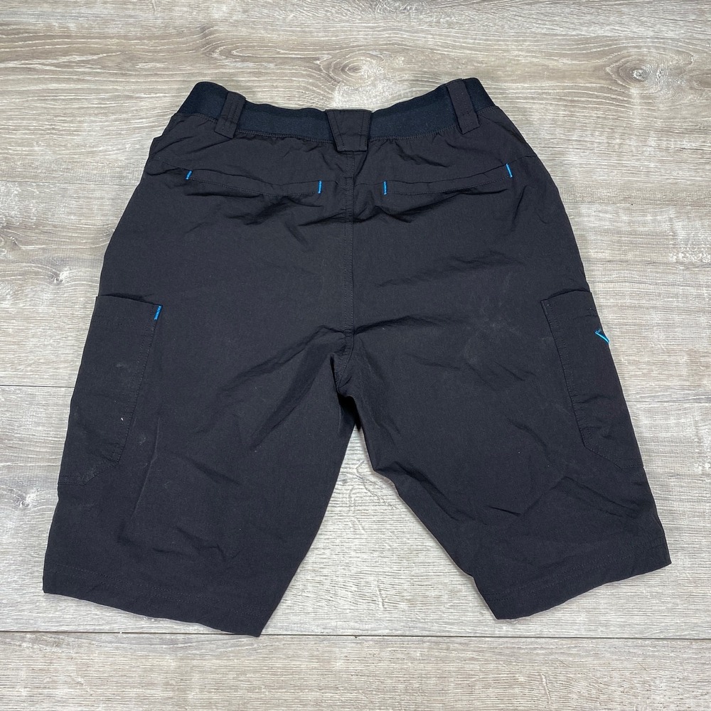 Amazon Black Cargo Shorts for Men - Picture 4 of 10